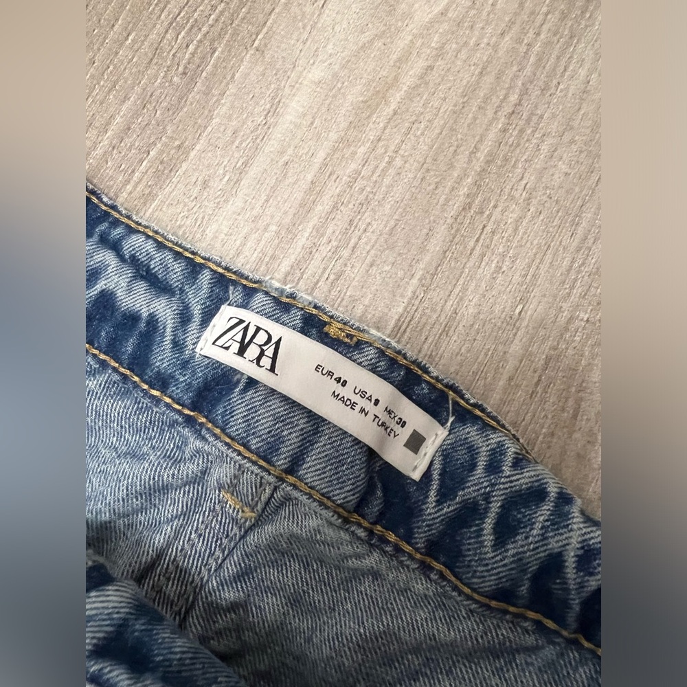 Zara High Waisted Flare Jeans - Picture 4 of 4